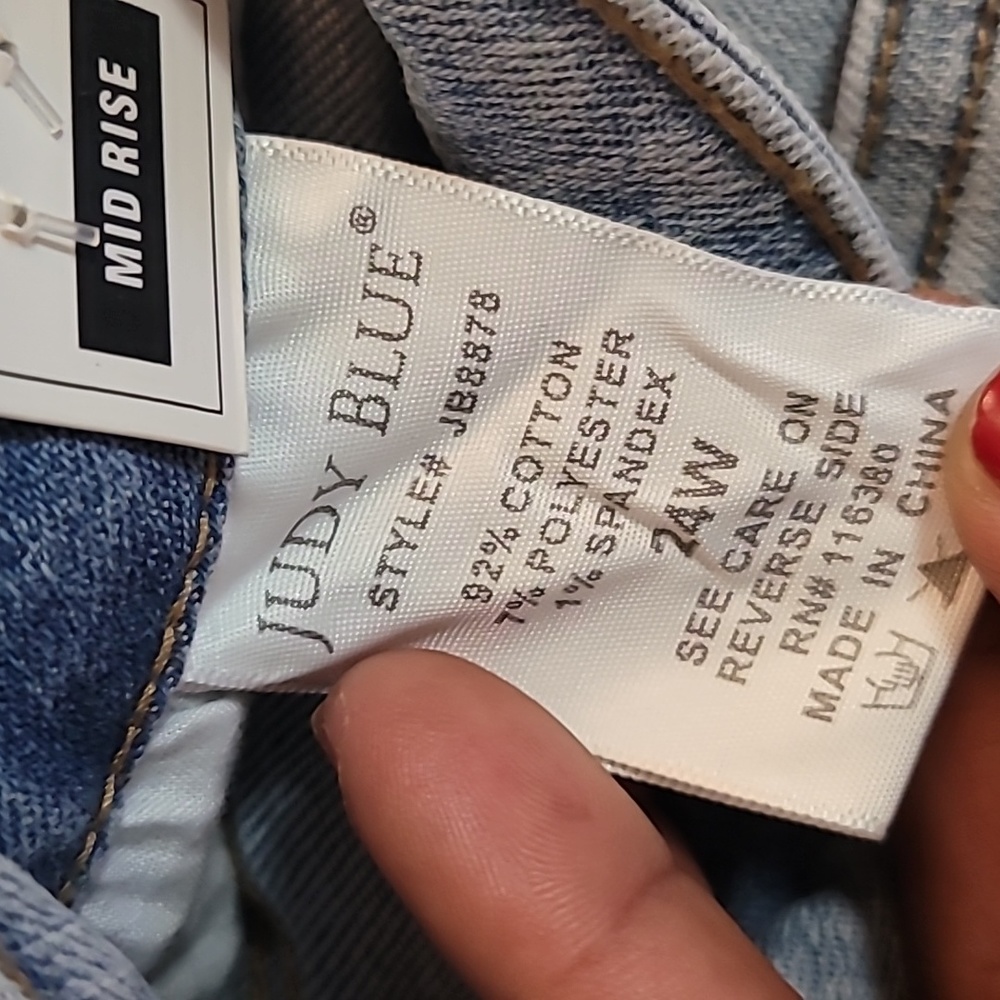 Judy Blue Distressed Boyfriend Fit Mid Rise Denim Jeans Size 24W - Picture 9 of 9